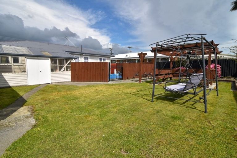 Photo of property in 14 Bethune Street, Featherston, 5710