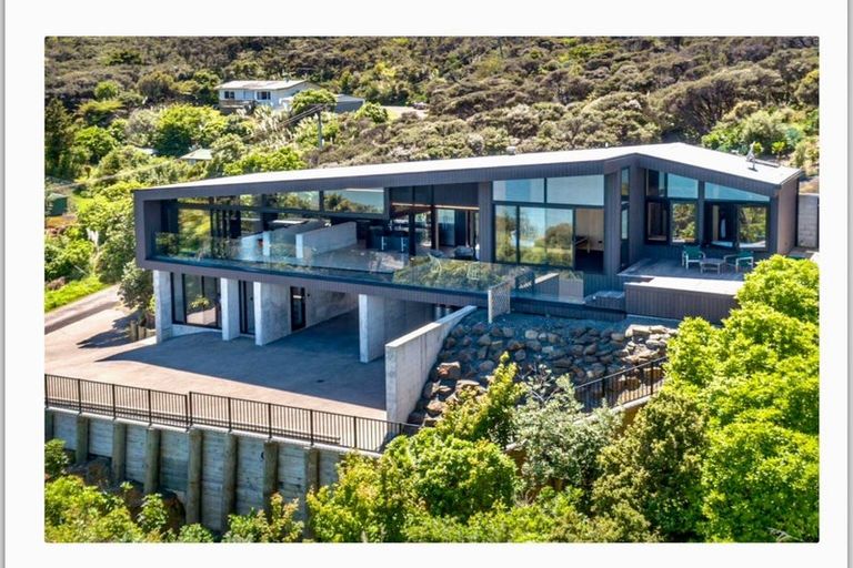 Photo of property in 90 Harbour View Road, Coromandel, 3581