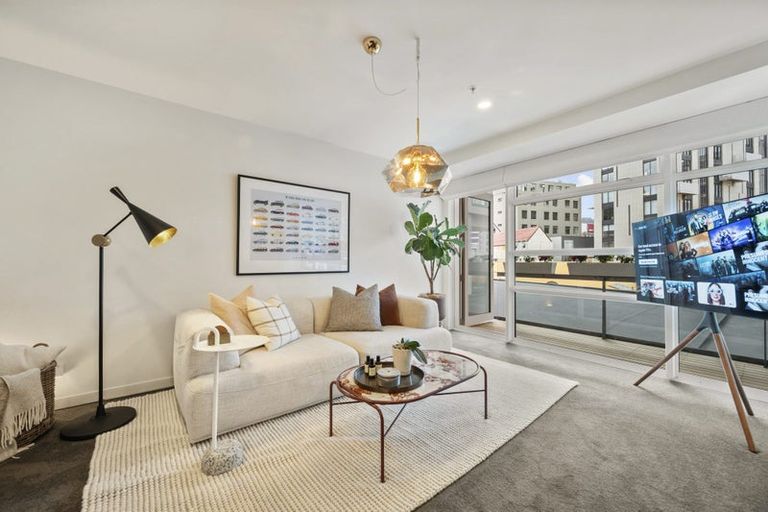 Photo of property in Pinnacle Apartments, E405/160 Victoria Street, Te Aro, Wellington, 6011