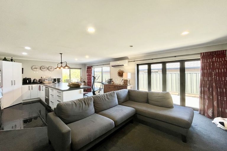 Photo of property in 3 Diamond Grove, Brown Owl, Upper Hutt, 5018