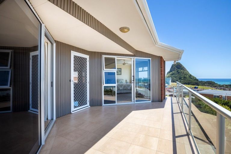 Photo of property in 19 Port View Crescent, Moturoa, New Plymouth, 4310