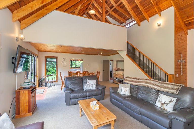 Photo of property in 34 Makahika Road, Levin, 5571