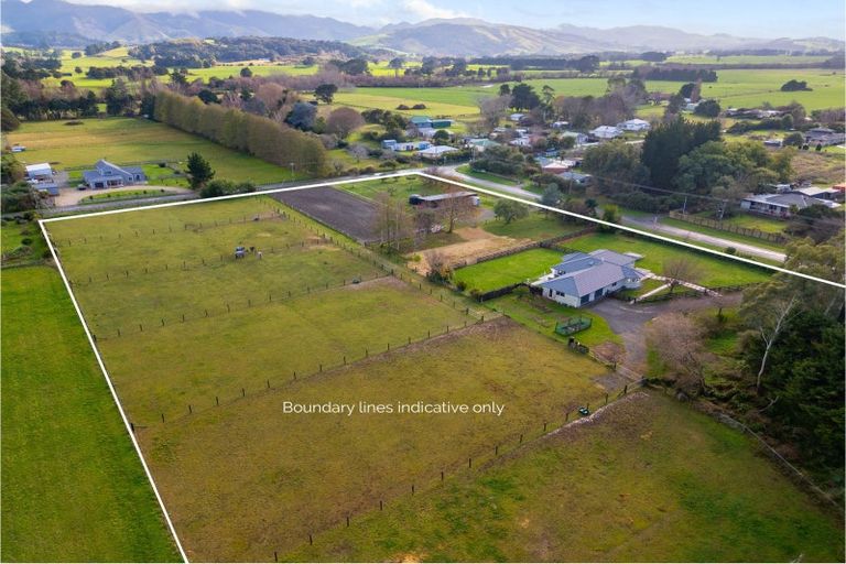 Photo of property in 137 Kent Street, Carterton, 5713