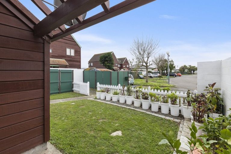 Photo of property in 10/17u Randwick Crescent, Moera, Lower Hutt, 5010