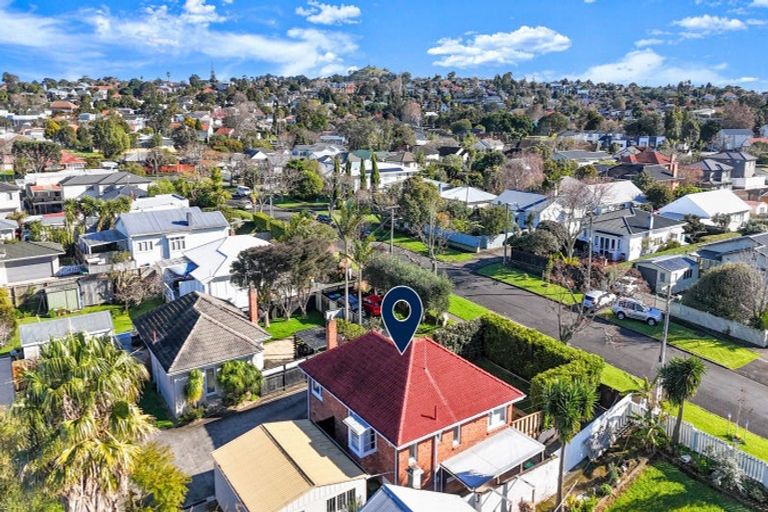 Photo of property in 29 Wallath Road, Onehunga, Auckland, 1061