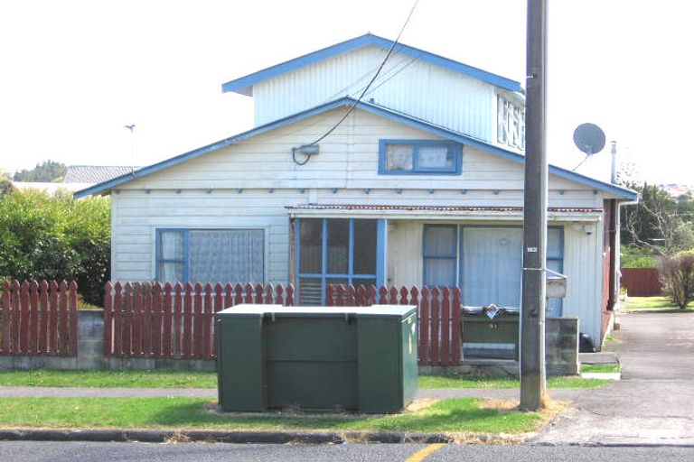 Photo of property in 3/81 Hutchinson Avenue, New Lynn, Auckland, 0600