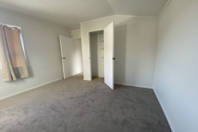 Photo of property in 37 Seaward Place, Wattle Downs, Auckland, 2103