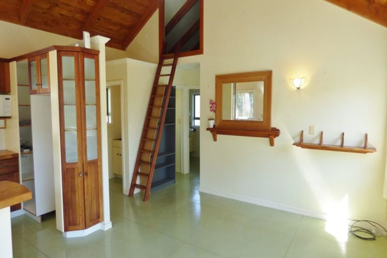 Photo of property in 1282 Whangaparaoa Road, Army Bay, Whangaparaoa, 0930