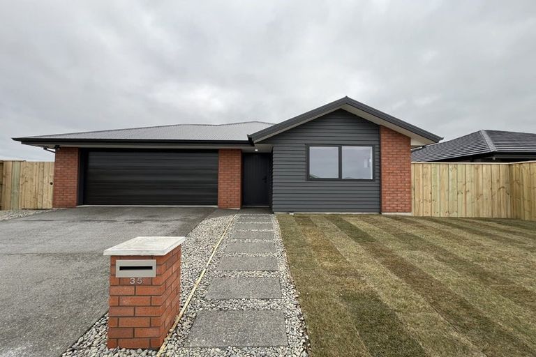 Photo of property in 35 Cousins Street, Woodend, 7691