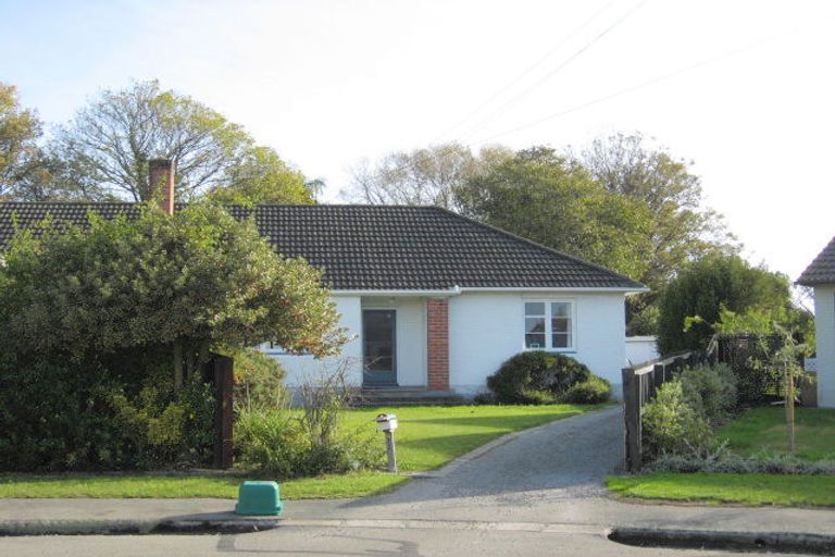 Photo of property in 12 Karo Place, Ilam, Christchurch, 8041