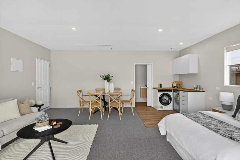 Photo of property in 15 Saint Peters Close, Woolston, Christchurch, 8062