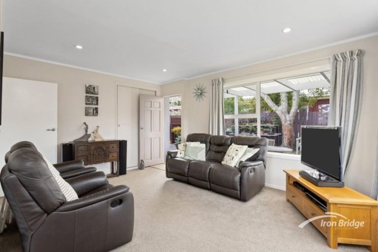 Photo of property in 2/2 Keldale Place, Forrest Hill, Auckland, 0620