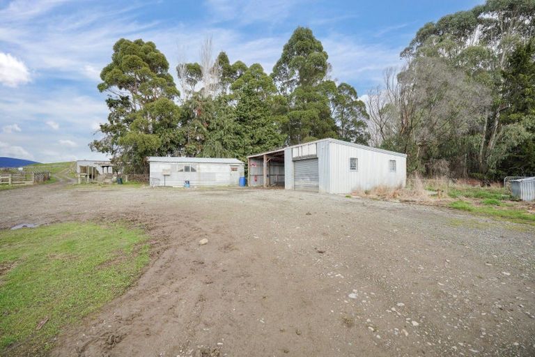 Photo of property in 40 Whyte Road, Happy Valley, Tuatapere, 9691