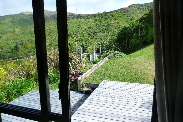 Photo of property in 16 John Witton Drive, Crofton Downs, Wellington, 6035