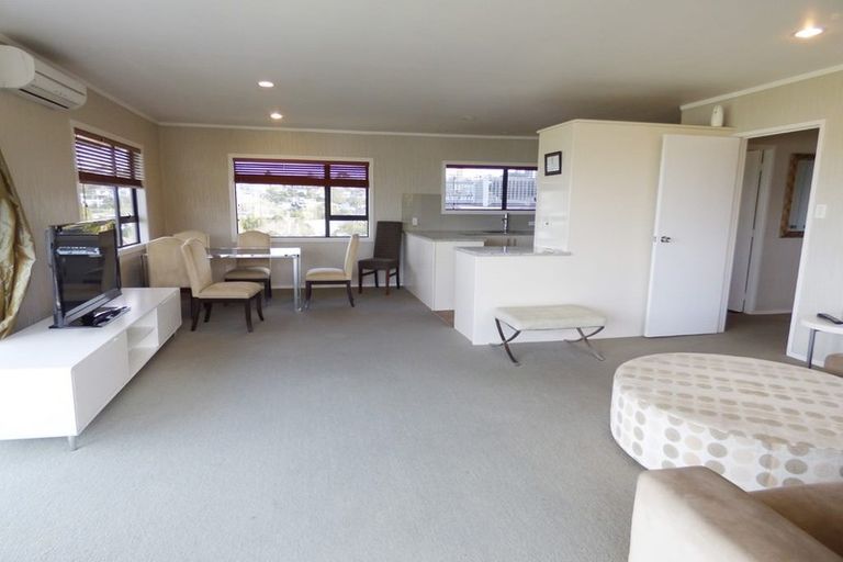 Photo of property in 2a Korotaha Terrace, Rothesay Bay, Auckland, 0630