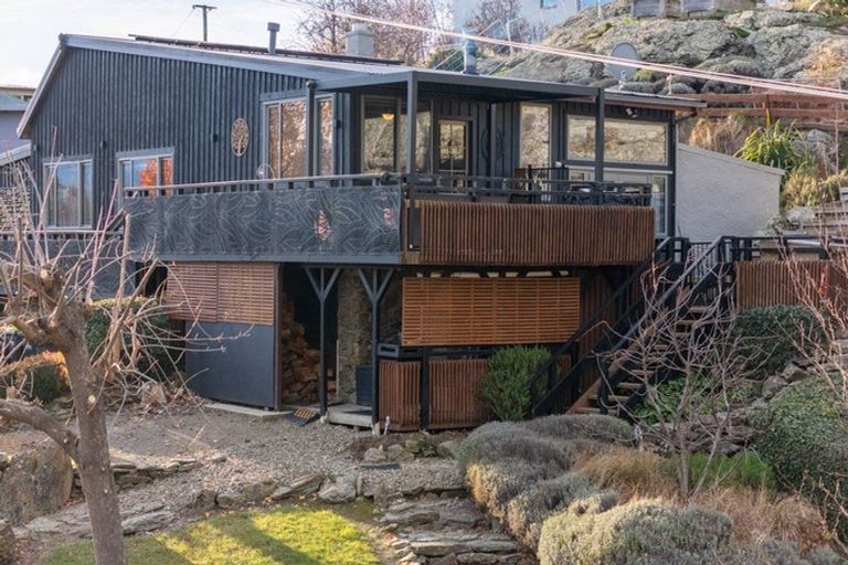 Photo of property in 30 Kerry Street, Alexandra, 9320