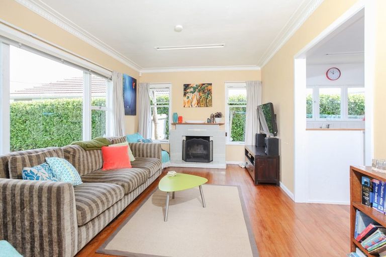 Photo of property in 733 Te Atatu Road, Te Atatu Peninsula, Auckland, 0610