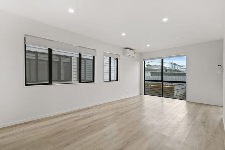 Photo of property in 13c Edinburgh Avenue, Rosehill, Papakura, 2113