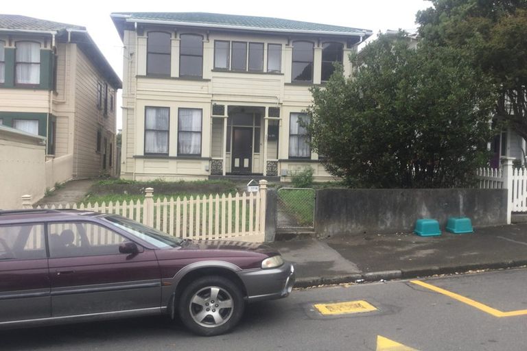 Photo of property in 121 Pirie Street, Mount Victoria, Wellington, 6011