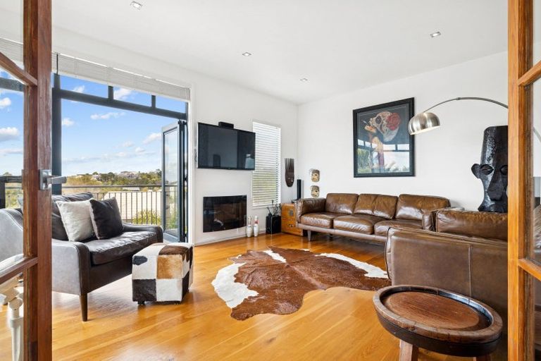 Photo of property in 5 Caversham Drive, Torbay, Auckland, 0630