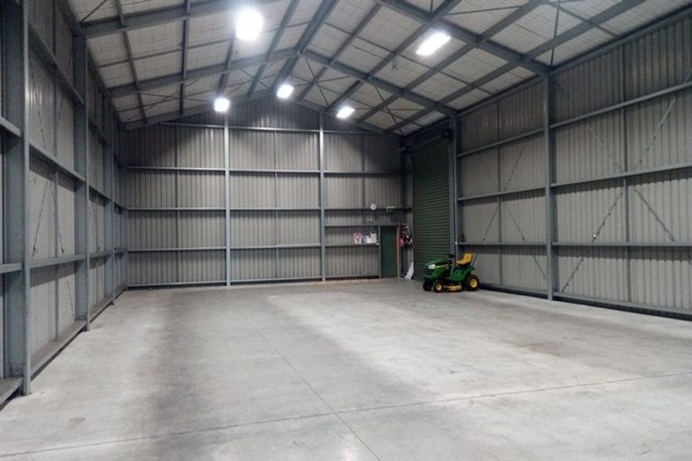 Photo of property in 580 Burtt Road, Runciman, Drury, 2578