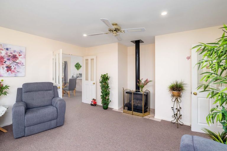 Photo of property in 5 Thistledown Place, Woolston, Christchurch, 8062