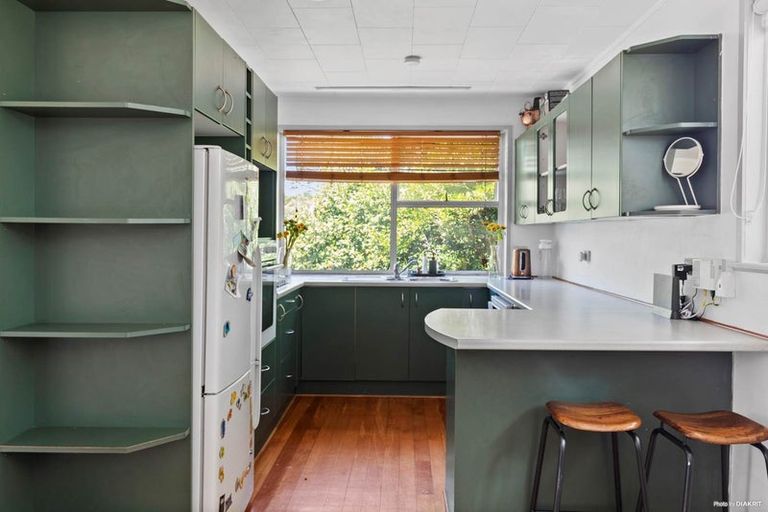 Photo of property in 32 Normanton Street, Glenfield, Auckland, 0629