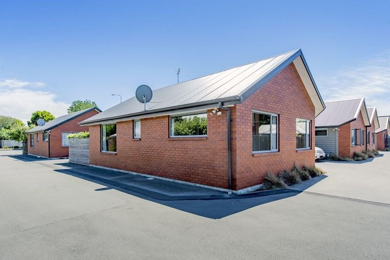 Photo of property in 8/190 Lincoln Road, Addington, Christchurch, 8024