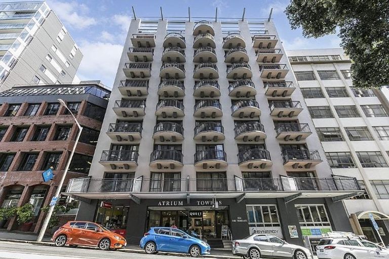 Photo of property in Atrium Towers, 6e/154 The Terrace, Wellington Central, Wellington, 6011