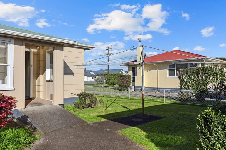 Photo of property in 64 Beach Road, Katikati, 3129