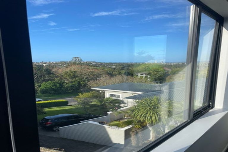 Photo of property in 1c Zion Road, Birkenhead, Auckland, 0626