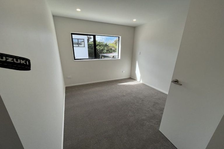 Photo of property in 5/535 Swanson Road, Ranui, Auckland, 0612