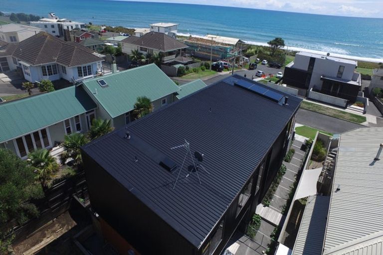 Photo of property in 14 Hamblyn Street, Strandon, New Plymouth, 4312