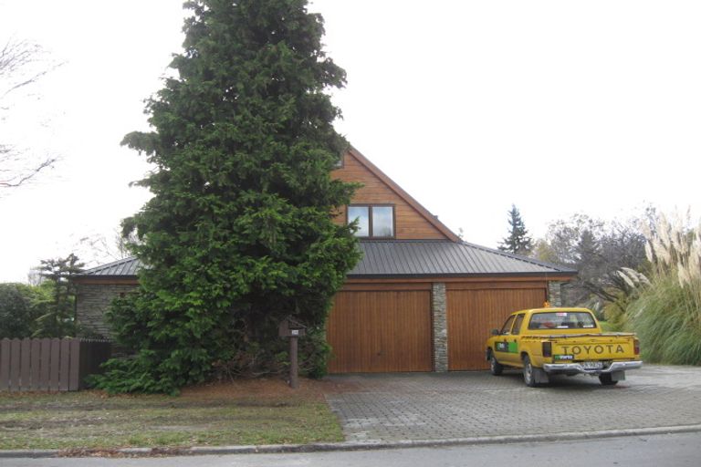 Photo of property in 28 Hunter Crescent, Wanaka, 9305