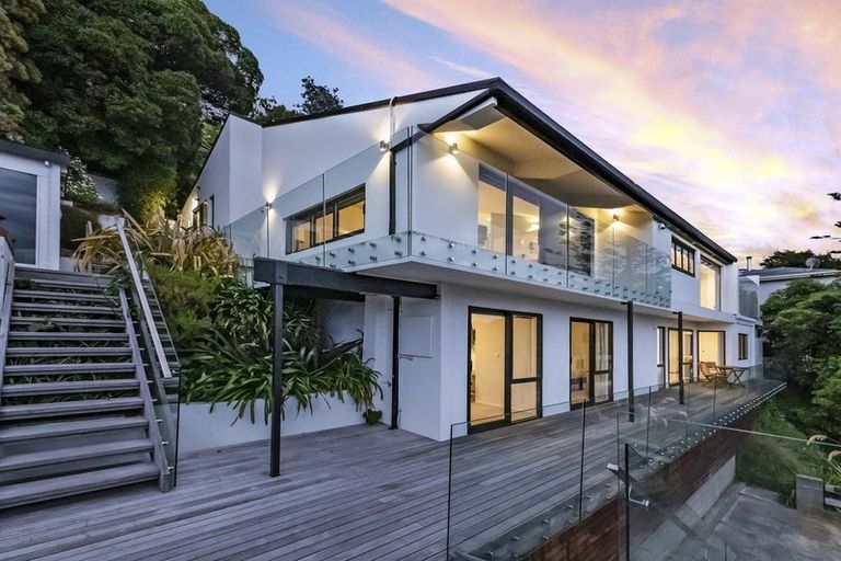 Photo of property in 21 Whareora Terrace, Cashmere, Christchurch, 8022