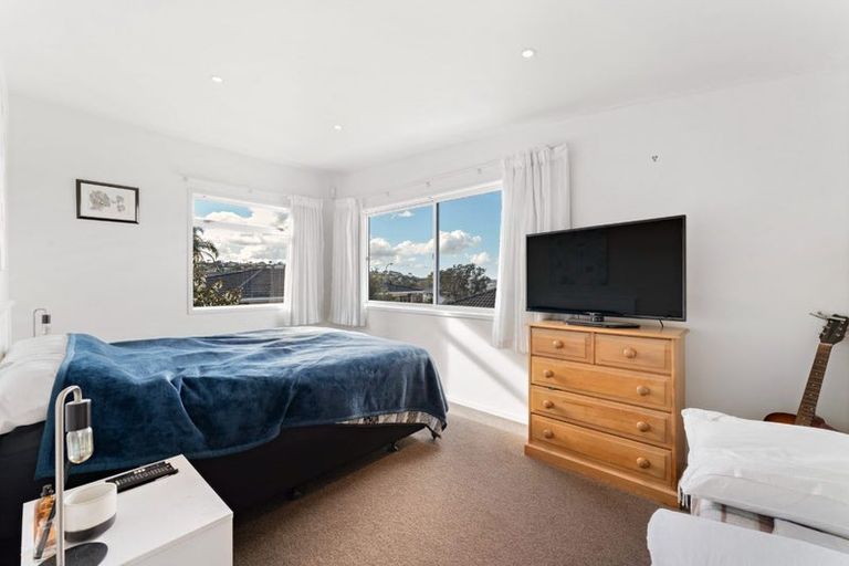 Photo of property in 19 Allington Road, Massey, Auckland, 0614