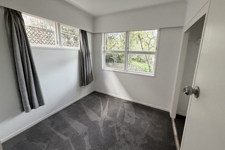 Photo of property in 1/166 East Coast Road, Forrest Hill, Auckland, 0620