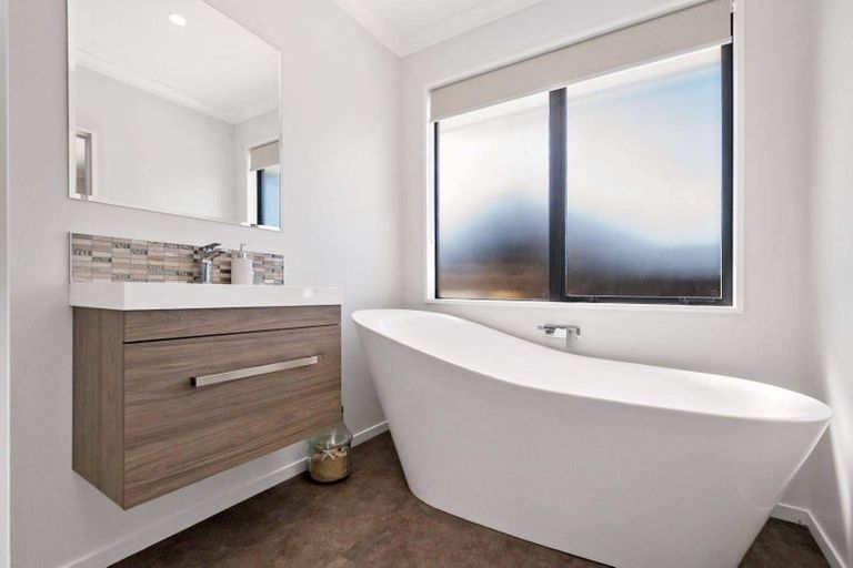 Photo of property in 10 Beak Street, Rolleston, 7615