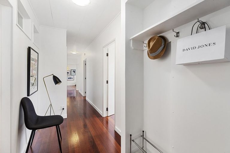 Photo of property in Greenmantle Flats, 88a Salamanca Road, Kelburn, Wellington, 6012