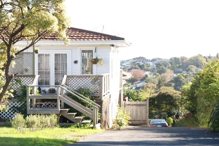 Photo of property in 1/114 Litten Road, Cockle Bay, Auckland, 2014