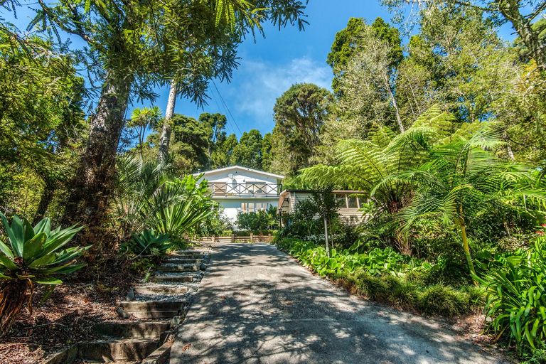 Photo of property in 165 Laingholm Drive, Laingholm, Auckland, 0604