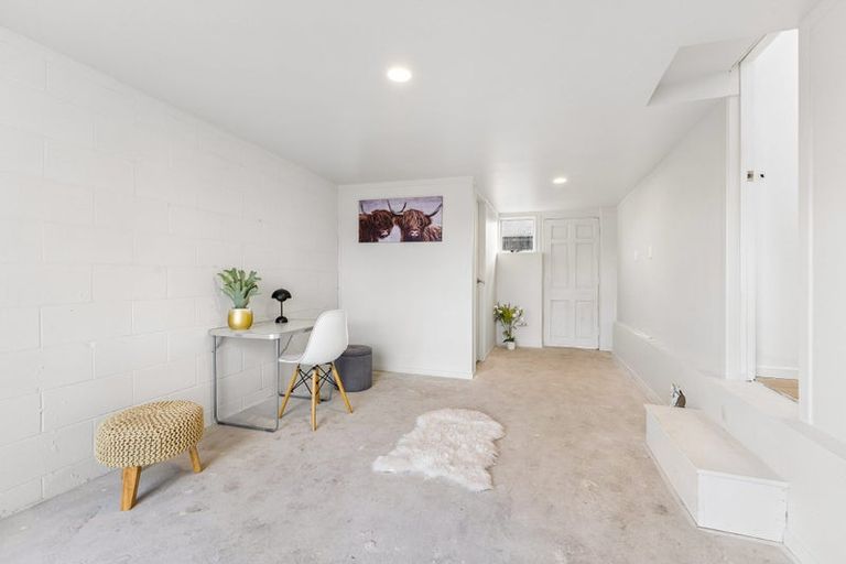 Photo of property in 1/22 Gibbons Road, Weymouth, Auckland, 2103