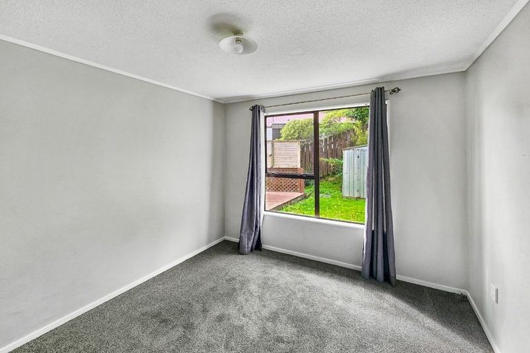 Photo of property in 154 Sievers Grove, Cannons Creek, Porirua, 5024