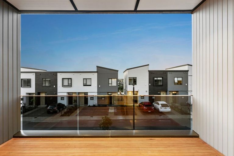 Photo of property in 43 Puihi Crescent, Massey, 0614