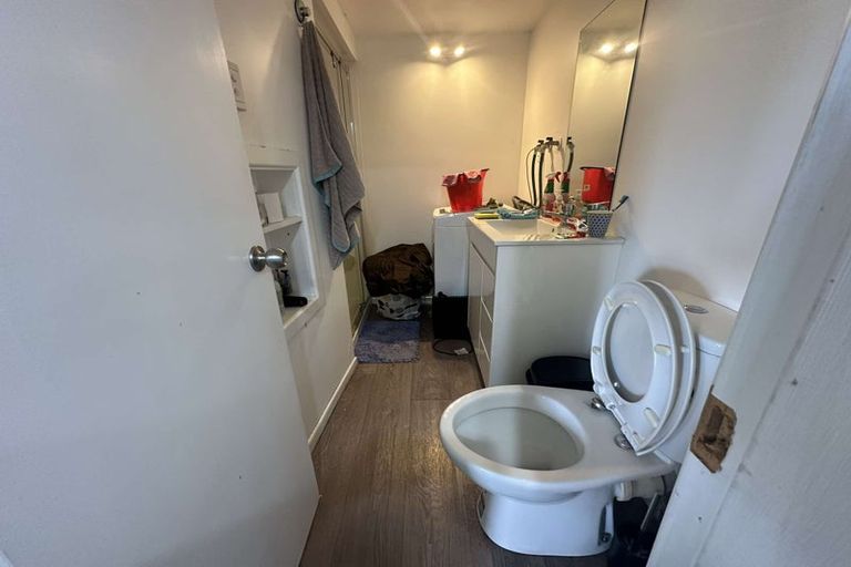 Photo of property in 122 Wallace Street, Mount Cook, Wellington, 6021