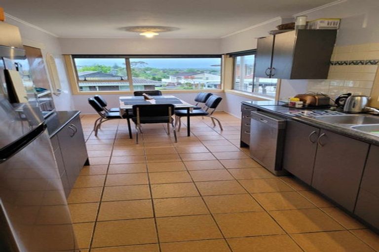 Photo of property in 4 Fleur Avenue, Pakuranga Heights, Auckland, 2010