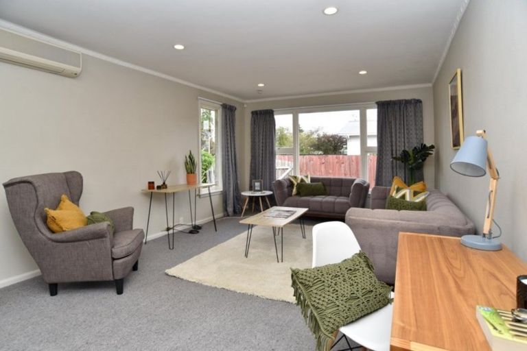 Photo of property in 23 Sturrocks Road, Redwood, Christchurch, 8051