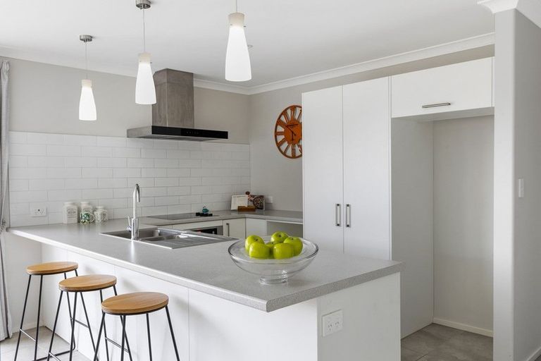 Photo of property in 24 Te Kio Crescent, Papamoa Beach, Papamoa, 3118