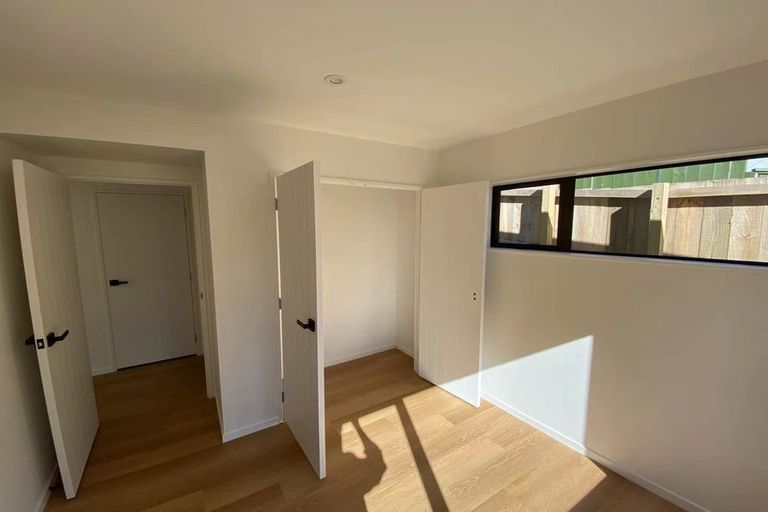 Photo of property in 105 Seabrook Avenue, New Lynn, Auckland, 0600
