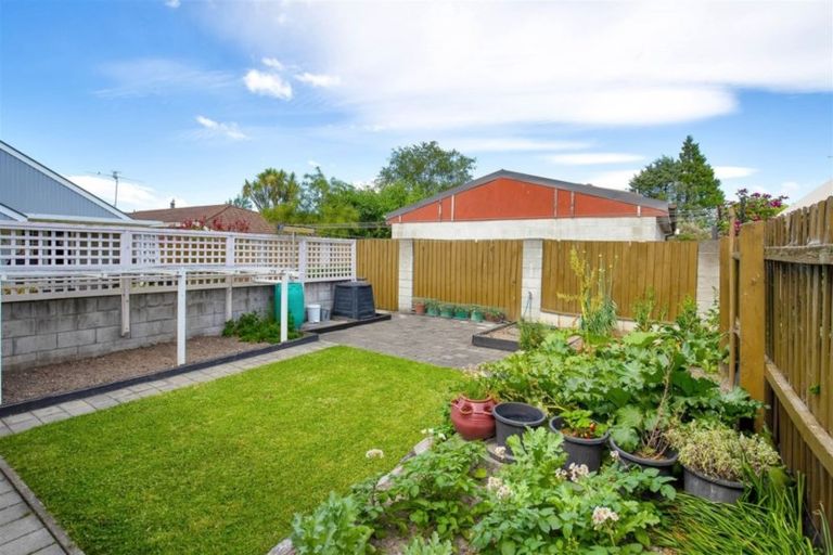 Photo of property in 18 Parkhouse Drive, Rangiora, 7400